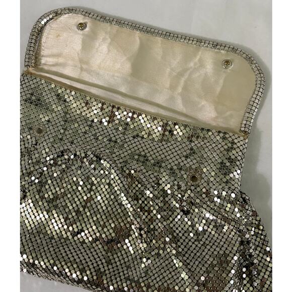 Vintage Whiting & Davis Co Bags-Silver Mesh Handbag-Clutch-Silk Lined-Elegant - Picture 6 of 7